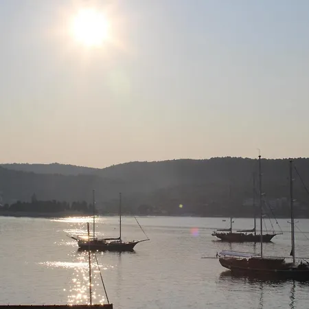 Apartment Jasmine Deluxe With Super-king Bed, Large Sun Terrace And Spectacular Views Vis