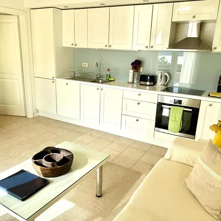 Jasmine Deluxe With Super-king Bed, Large Sun Terrace And Spectacular Views Apartment