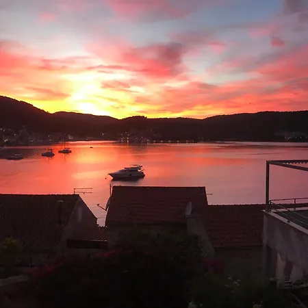 Jasmine Deluxe With Super-king Bed, Large Sun Terrace And Spectacular Views Vis