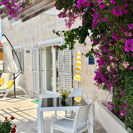 Apartment Jasmine Deluxe With Super-king Bed, Large Sun Terrace And Spectacular Views Vis