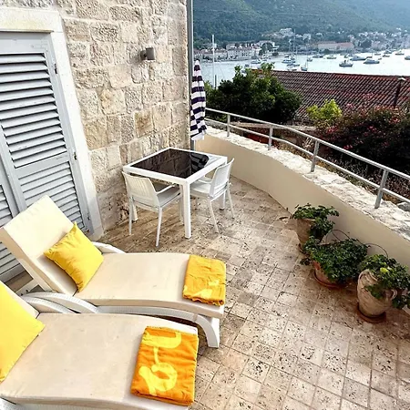 Jasmine Deluxe With Super-king Bed, Large Sun Terrace And Spectacular Views Apartment