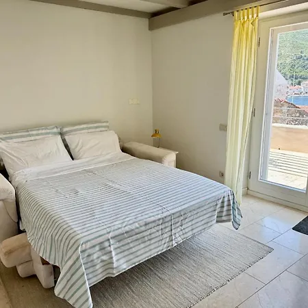 Jasmine Deluxe With Super-king Bed, Large Sun Terrace And Spectacular Views Vis