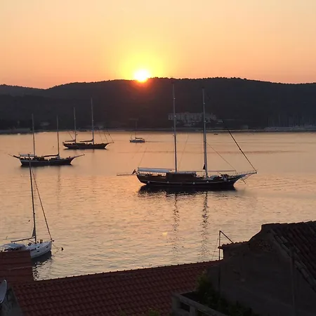 Jasmine Deluxe With Super-king Bed, Large Sun Terrace And Spectacular Views Vis